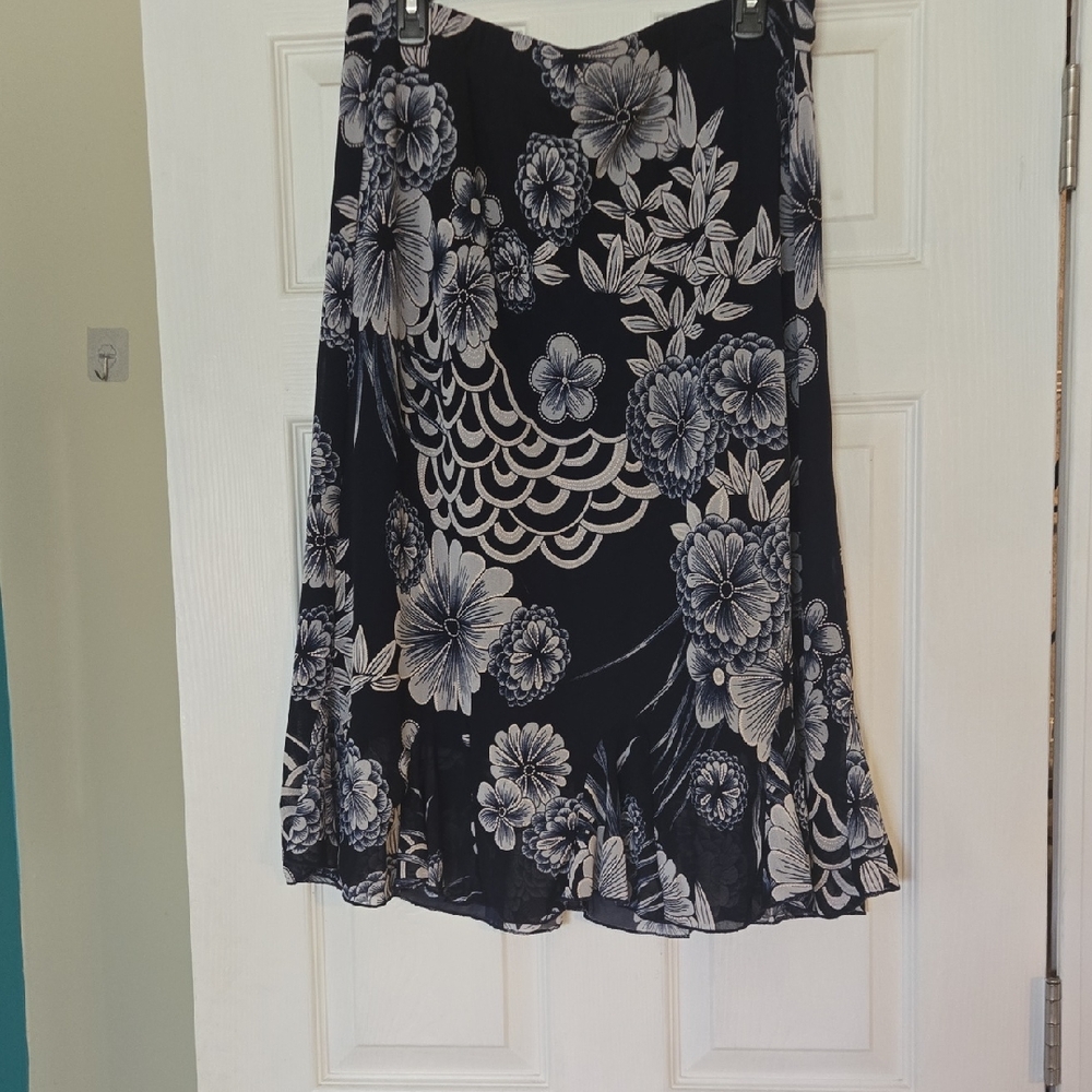 SJS Blue and White A-Line Knee-Length Skirt